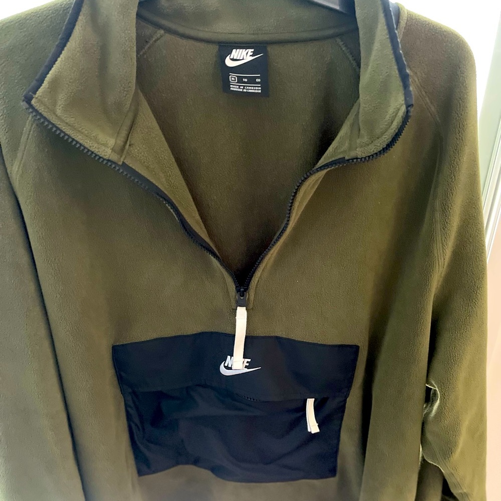 Nike Men’s Fleece XL w/kangaroo pocket EUC